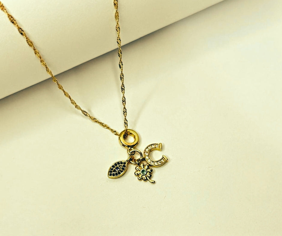 Collar con colgantes