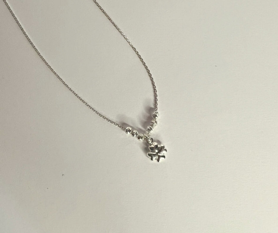 Collar Trébol