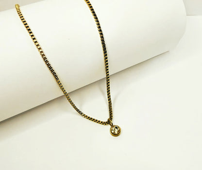 Collar con zirconia