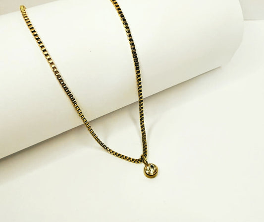 Collar con zirconia